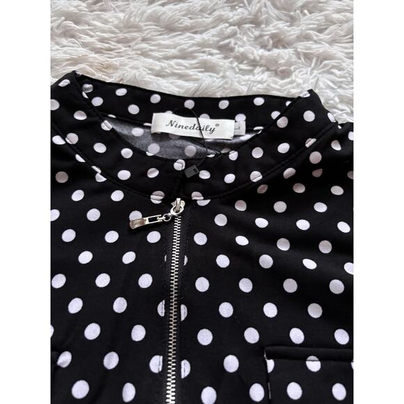NineDaily women's sz. L black & wht. polka dot zip front top. New w/out tags. - Picture 6 of 10